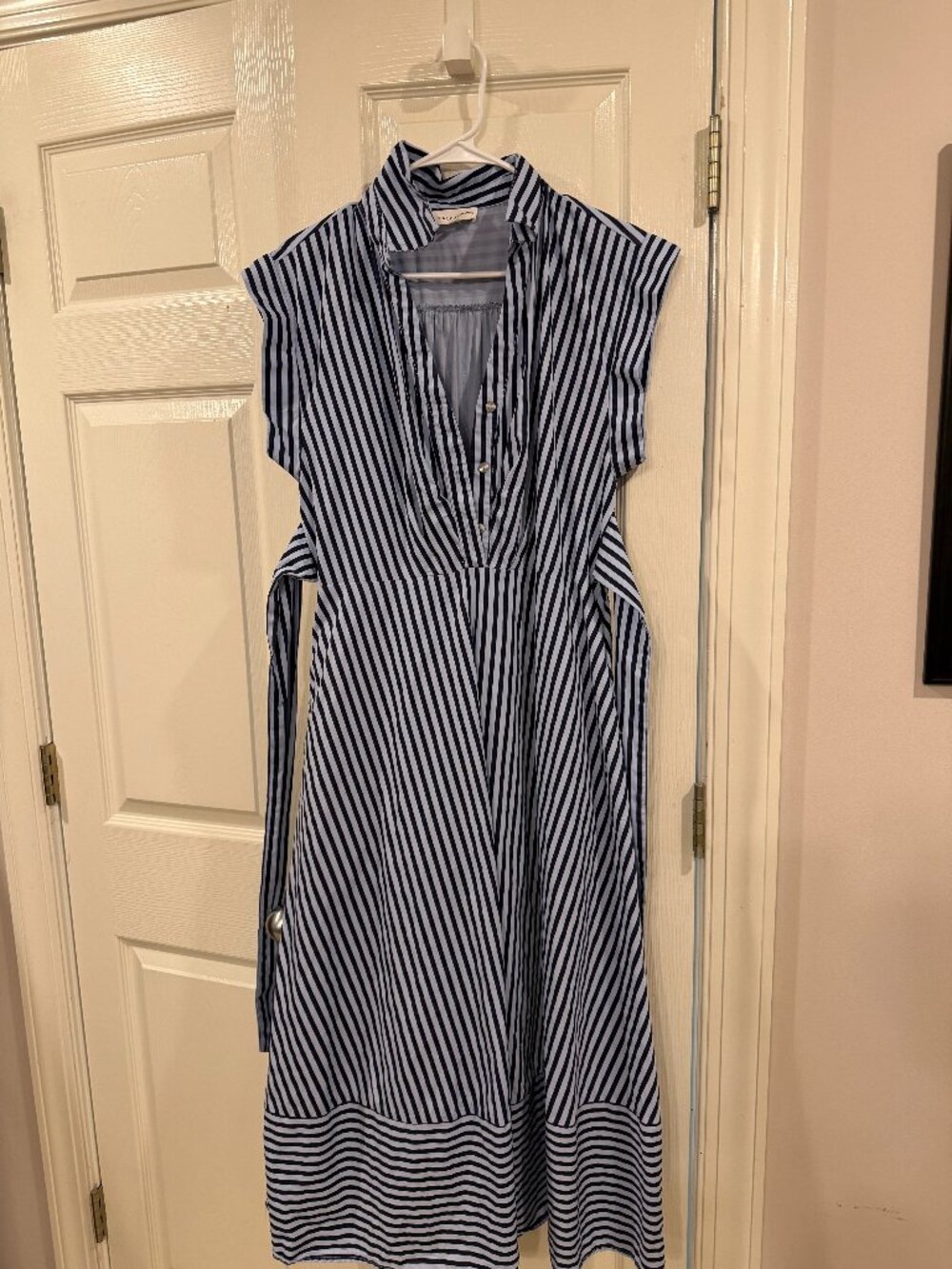 Entro Navy Striped Maxi Dress Medium
